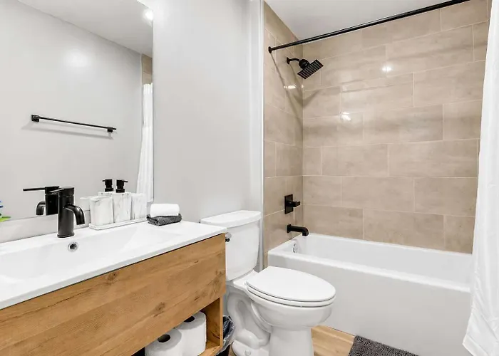 Modern Near Bok Balcony Gym Access Pet-friendly Apartment Tulsa