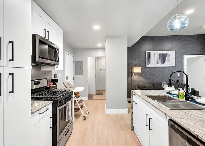 Modern Near Bok Balcony Gym Access Pet-friendly Tulsa